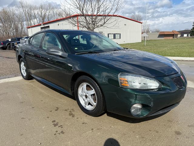 Green 2004 Pontiac Grand Prix GT2 Sedan Front-Wheel Drive Automatic