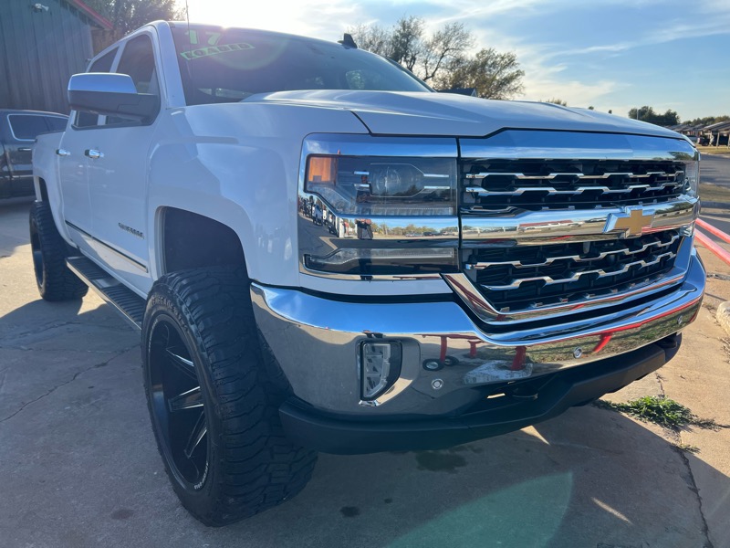 2017 Chevrolet Silverado 1500 Crew Cab Crew Cab 143.5" WB 4WD LT