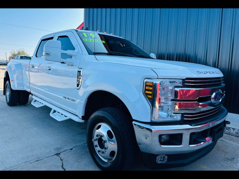 2019 Ford F350 S/D Lariat Crew Cab 4WD