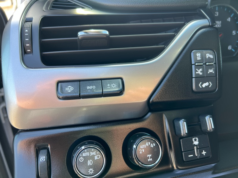 Chevrolet Suburban 1500 Premier 4D SUV 4WD 2019