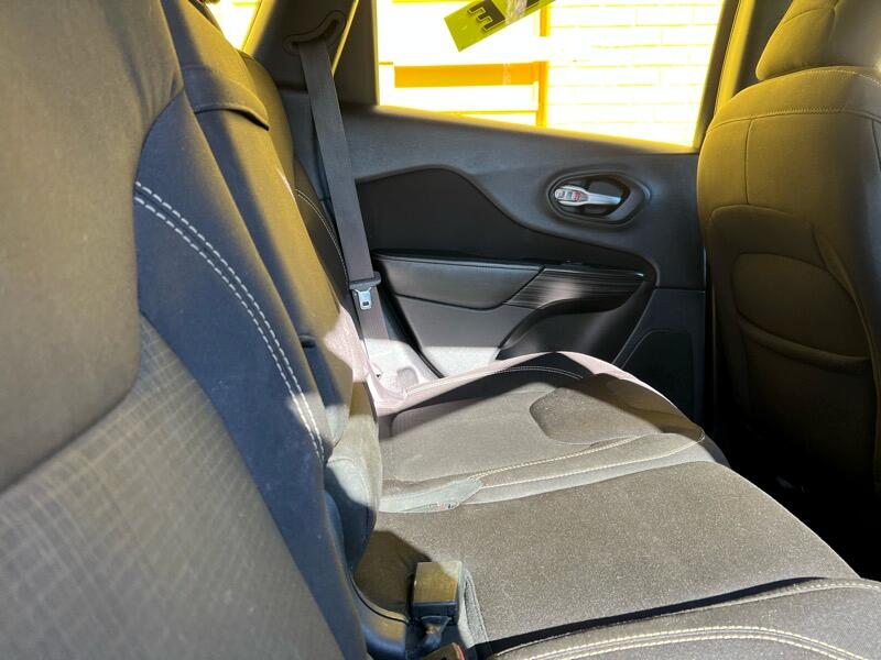 Jeep Cherokee Latitude FWD 2015