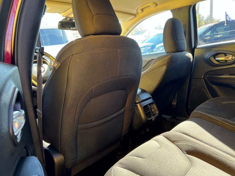 Jeep Cherokee Latitude FWD 2015