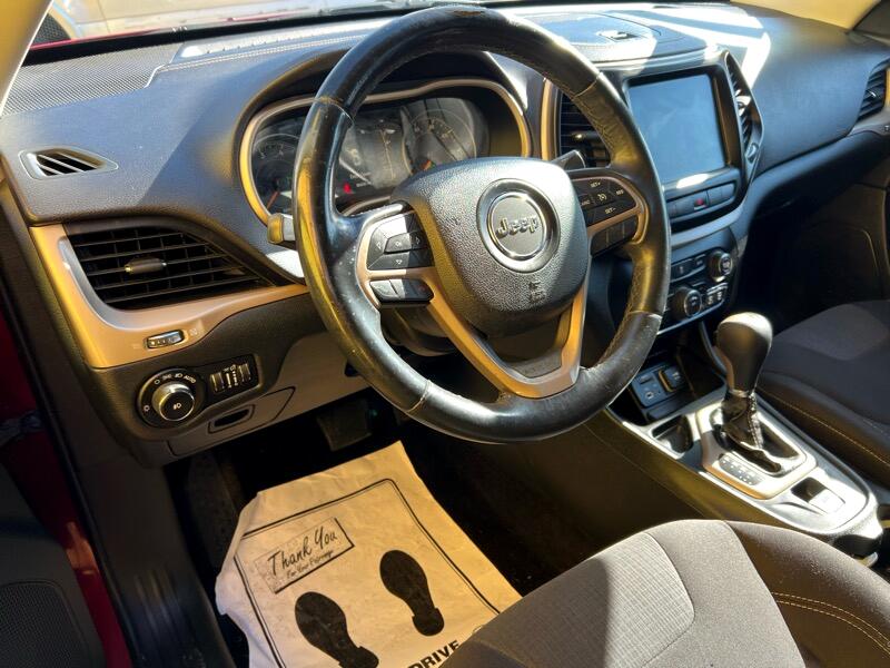 Jeep Cherokee Latitude FWD 2015