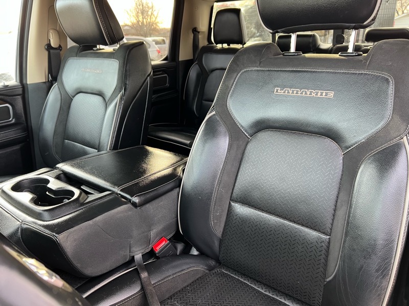 RAM 1500 4WD Crew Cab 140.5" Laramie 2021