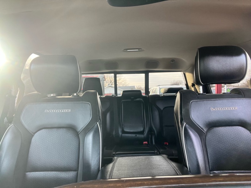 RAM 1500 4WD Crew Cab 140.5" Laramie 2021