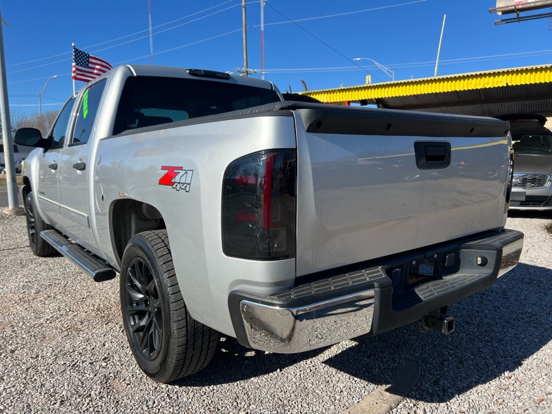Chevrolet Silverado 1500 Crew Cab Crew Cab 143.5" WB 4WD Z71 2011
