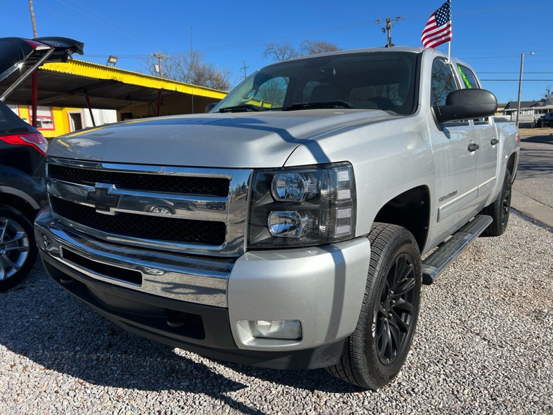 Chevrolet Silverado 1500 Crew Cab Crew Cab 143.5" WB 4WD Z71 2011