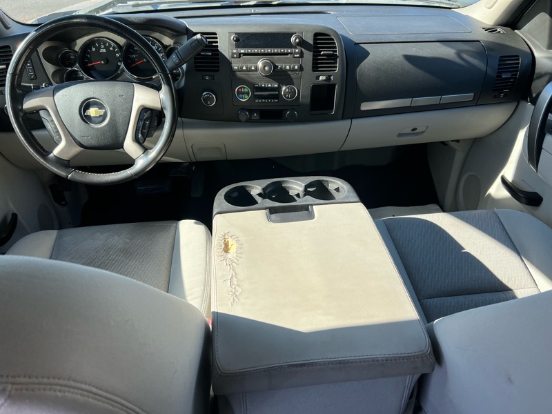 Chevrolet Silverado 1500 Crew Cab Crew Cab 143.5" WB 4WD Z71 2011