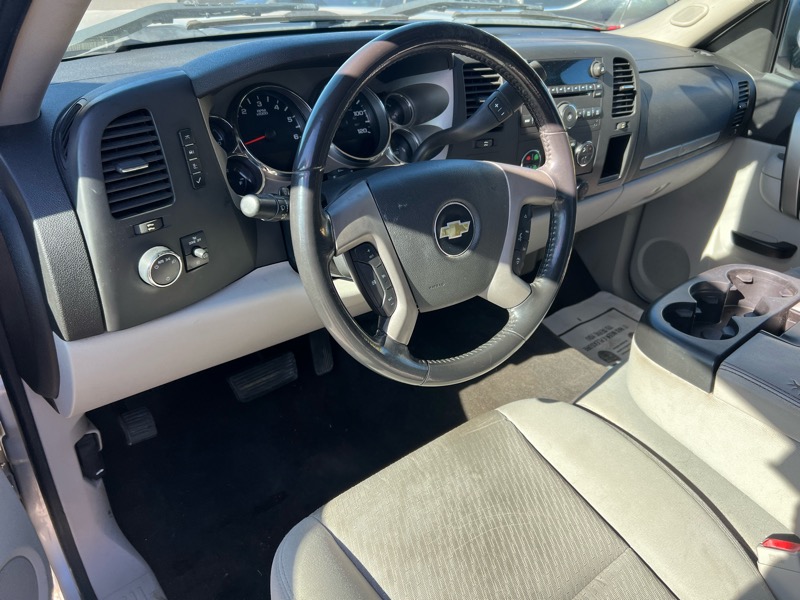 Chevrolet Silverado 1500 Crew Cab Crew Cab 143.5" WB 4WD Z71 2011