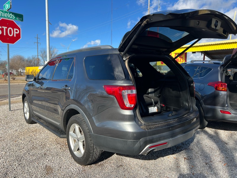 Ford Explorer 4dr 114" WB 4.6L Limited 2017