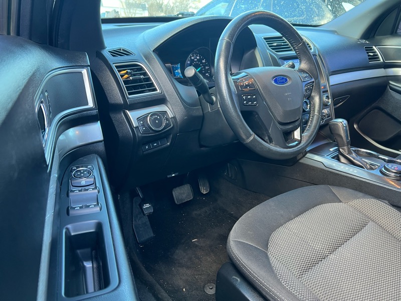 Ford Explorer 4dr 114" WB 4.6L Limited 2017