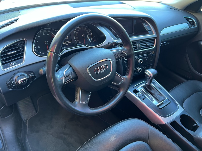 Audi A4 2.0T Sedan quattro Tiptronic 2014