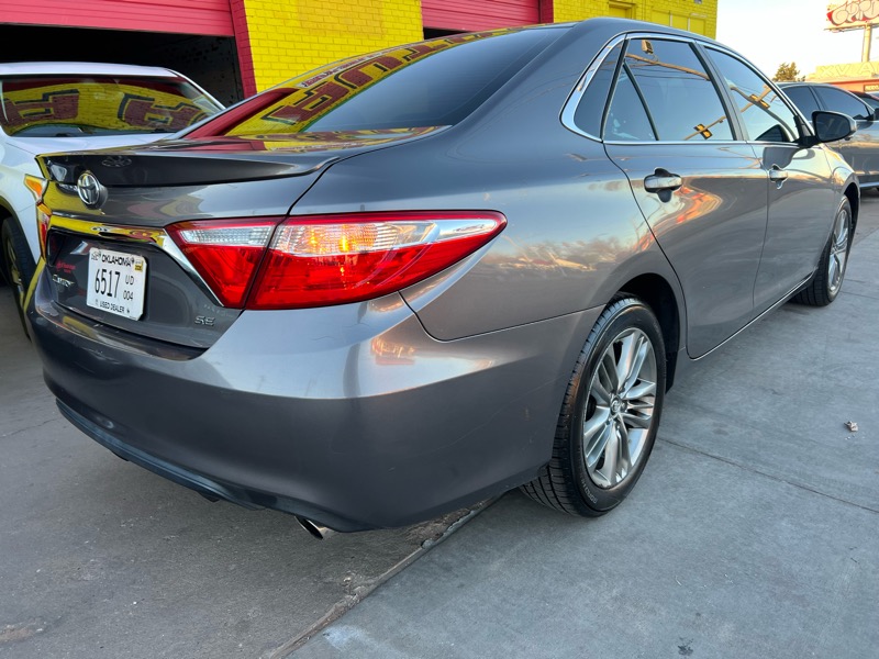 Toyota Camry SE 2016