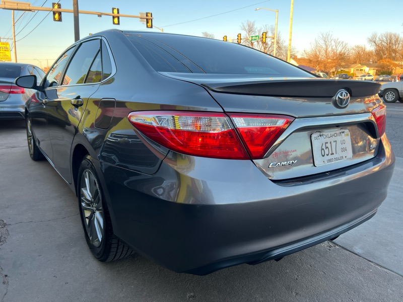 Toyota Camry SE 2016