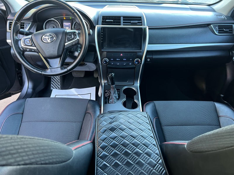 Toyota Camry SE 2016