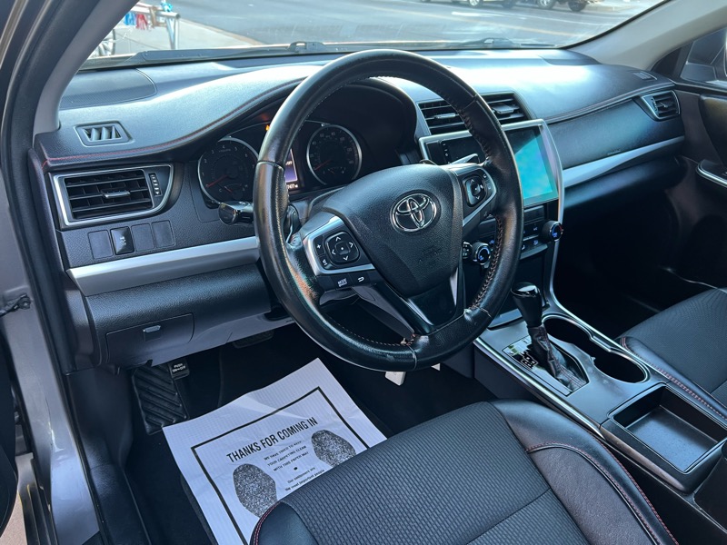 Toyota Camry SE 2016