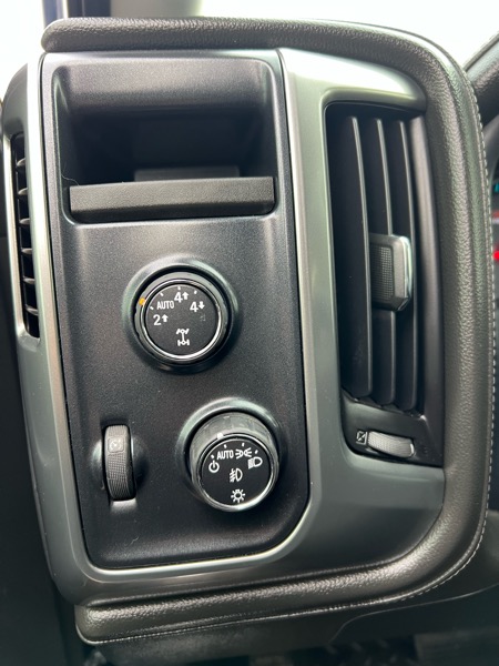 Chevrolet Silverado 1500 Crew Cab Crew Cab 143.5" WB 4WD Z71 2015