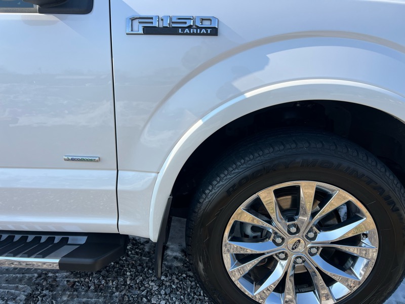 Ford F-150 4WD SuperCab 133" Lariat 2017