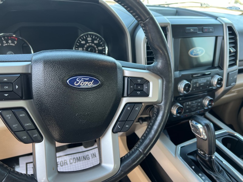 Ford F-150 4WD SuperCab 133" Lariat 2017