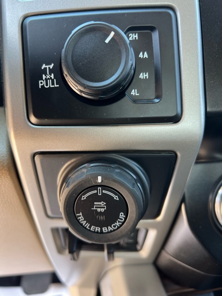 Ford F-150 4WD SuperCab 133" Lariat 2017