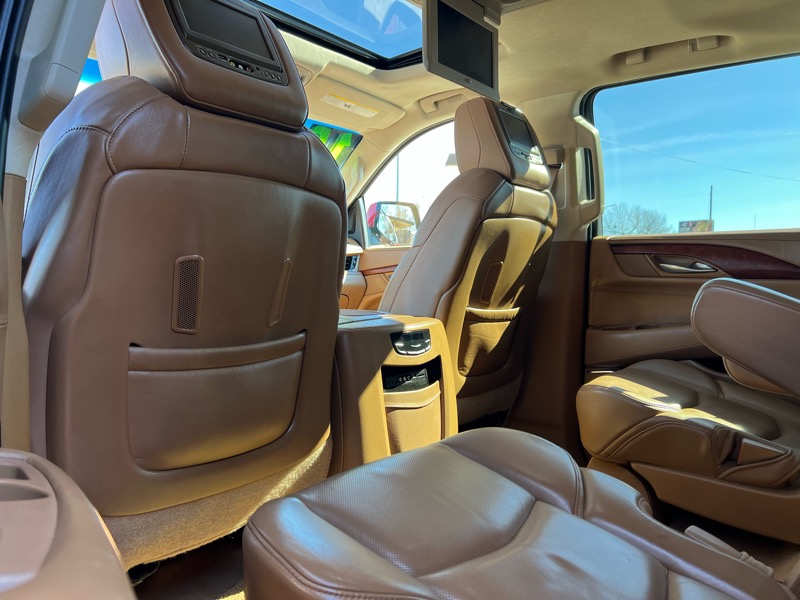 Cadillac Escalade Platinum 4WD 2015