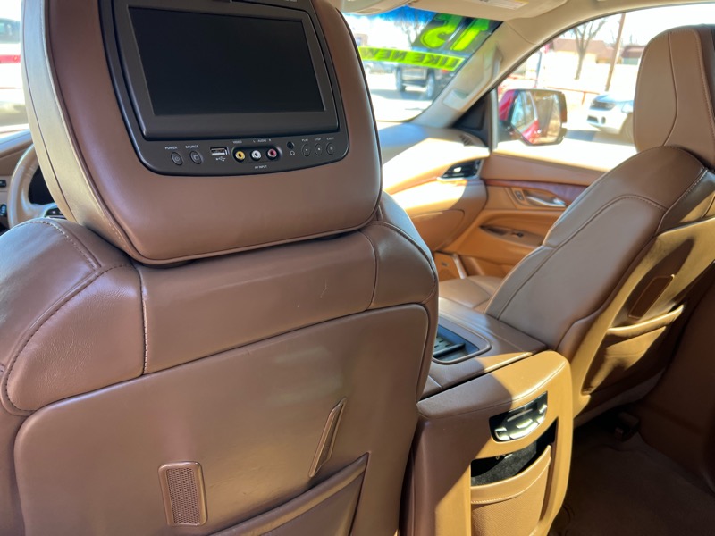 Cadillac Escalade Platinum 4WD 2015