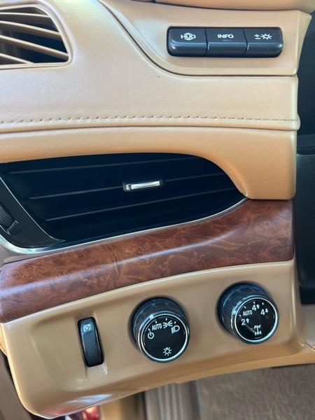 Cadillac Escalade Platinum 4WD 2015