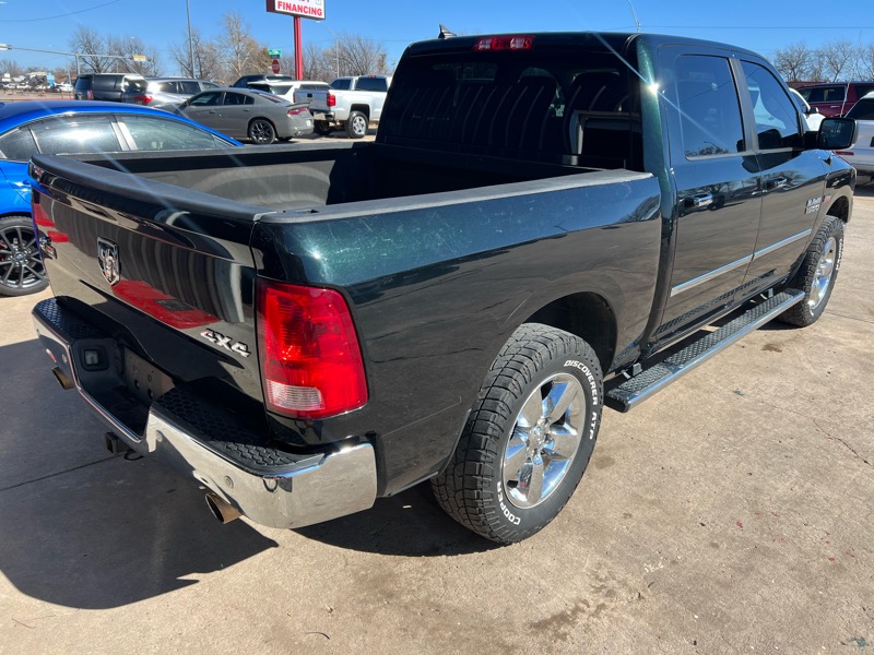 RAM 1500 Big Horn Crew Cab 4WD 2016