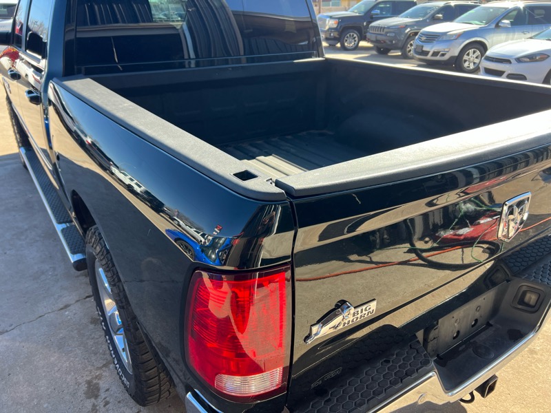 RAM 1500 Big Horn Crew Cab 4WD 2016