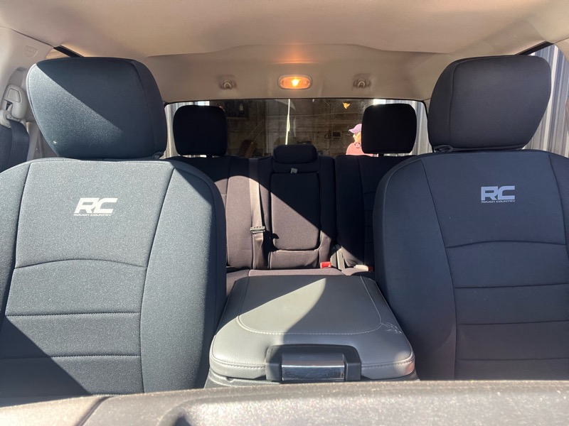 RAM 1500 Big Horn Crew Cab 4WD 2016