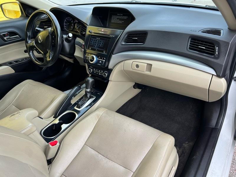 Acura ILX 8-Spd AT w/ Premium Package 2016