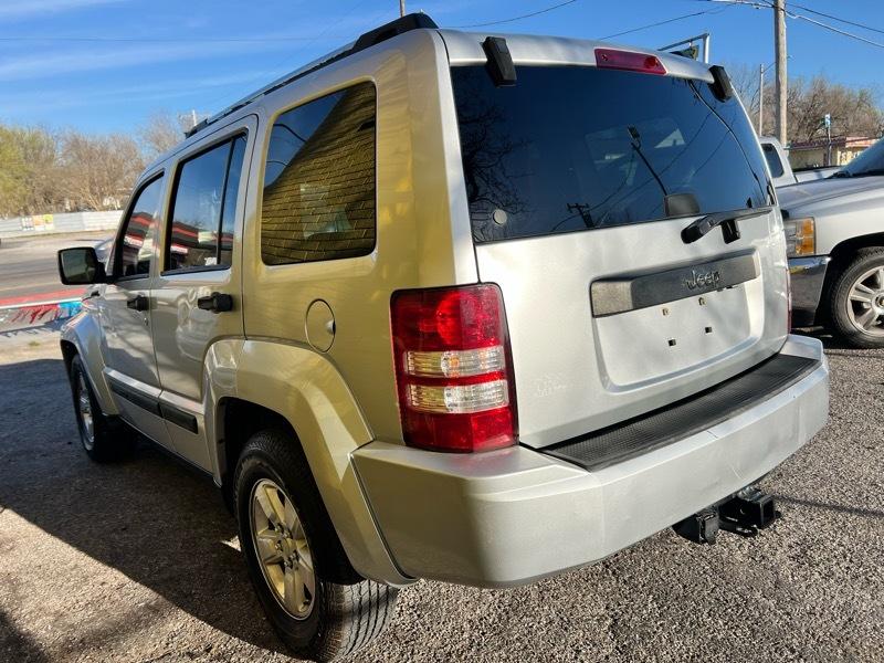 Jeep Liberty Sport 2WD 2010