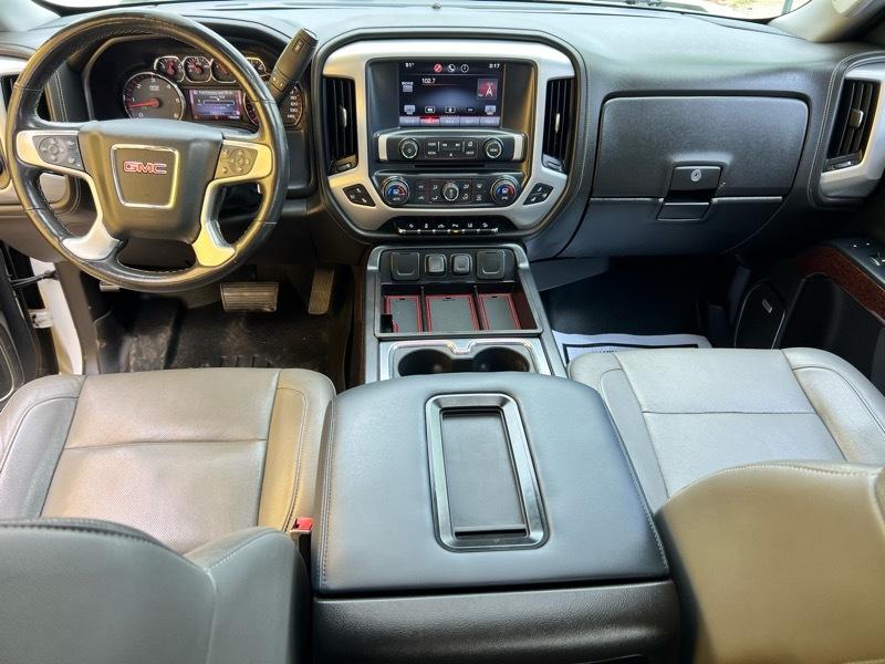 GMC Sierra 1500 4WD Crew Cab 143.5" Denali 2015