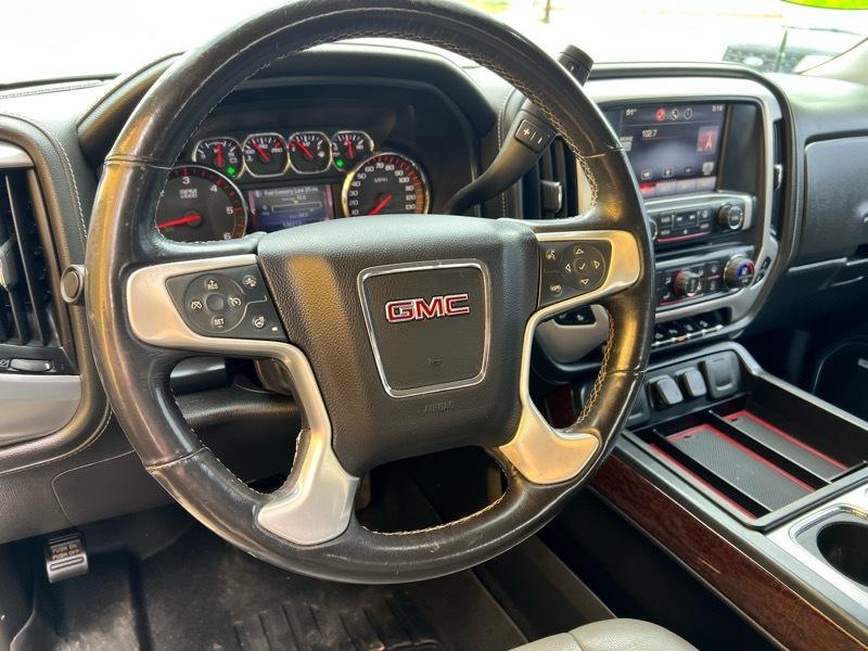 GMC Sierra 1500 4WD Crew Cab 143.5" Denali 2015