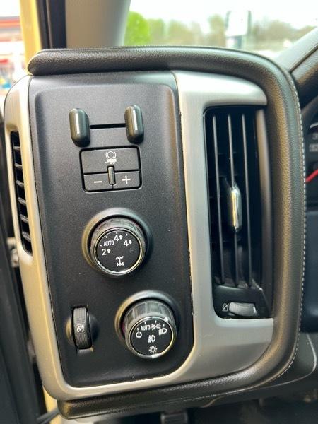 GMC Sierra 1500 4WD Crew Cab 143.5" Denali 2015