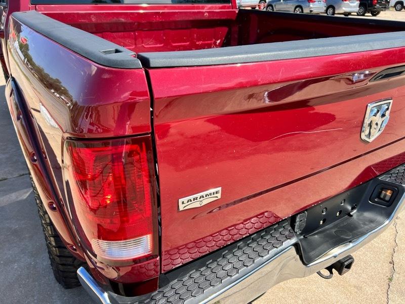 RAM 1500 4WD Crew Cab 140.5" Laramie 2012