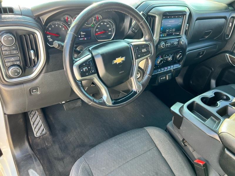 Chevrolet Silverado 1500 Crew Cab Crew Cab 143.5" WB 4WD Z71 2021