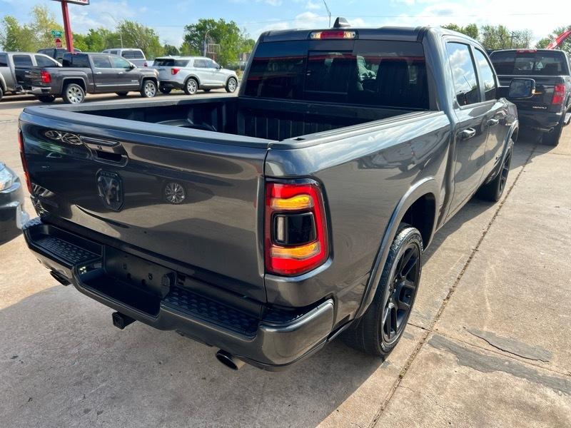 RAM 1500 Classic Laramie 4x2 Crew Cab 5'7" Box 2022