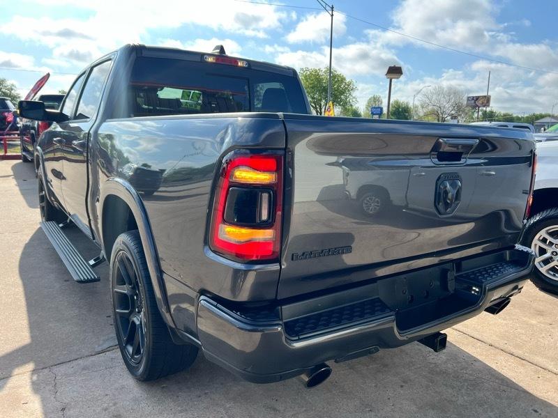 RAM 1500 Classic Laramie 4x2 Crew Cab 5'7" Box 2022