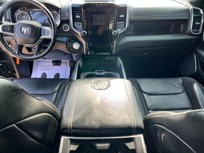 RAM 1500 Classic Laramie 4x2 Crew Cab 5'7" Box 2022