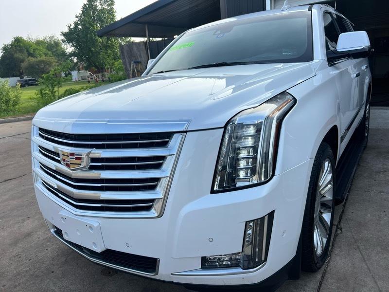 Cadillac Escalade ESV 4WD 4dr Platinum 2017
