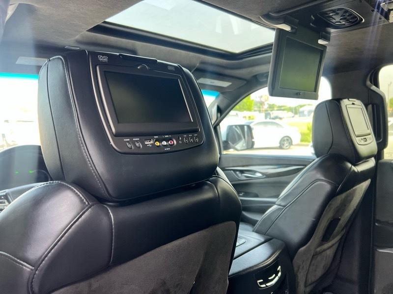 Cadillac Escalade ESV 4WD 4dr Platinum 2017