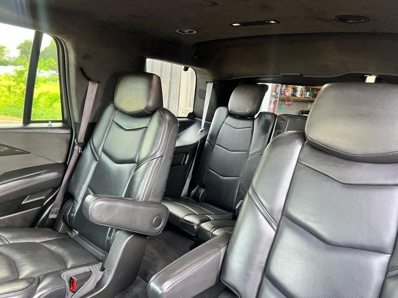 Cadillac Escalade ESV 4WD 4dr Platinum 2017