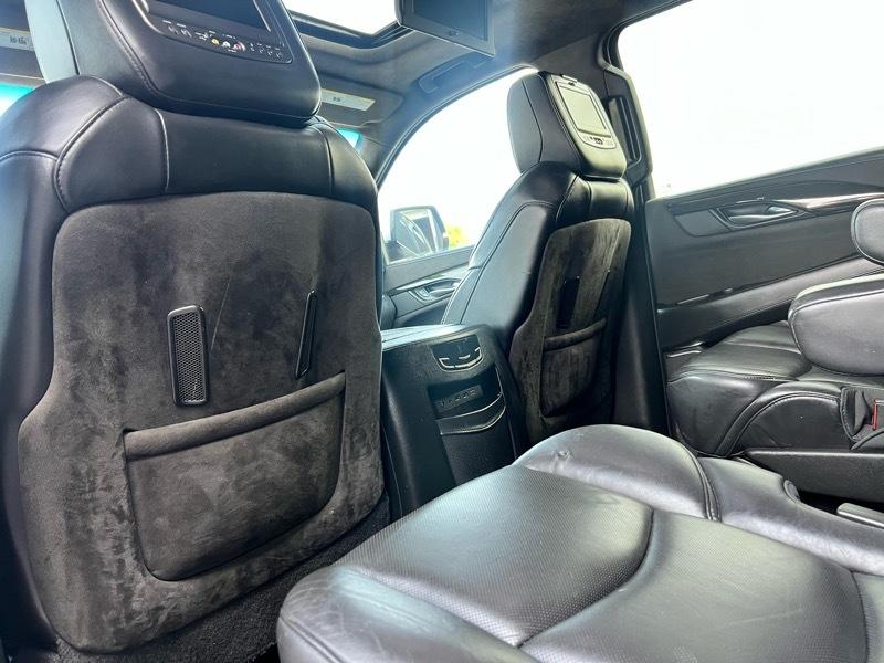 Cadillac Escalade ESV 4WD 4dr Platinum 2017