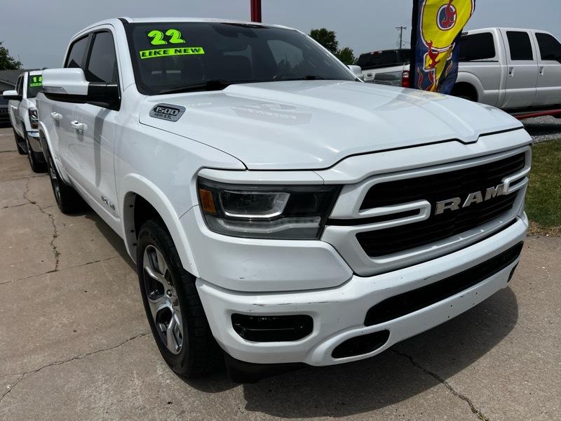 RAM 1500 Classic Laramie 4x2 Crew Cab 5'7" Box 2022