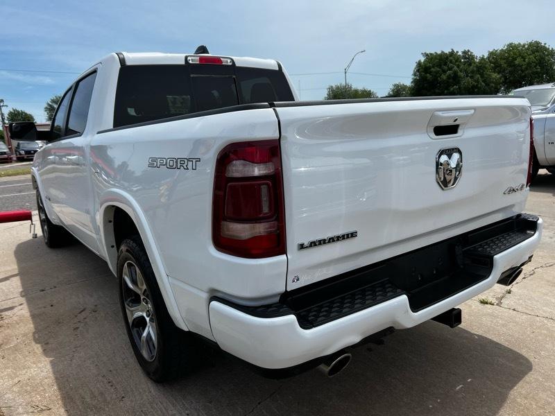 RAM 1500 Classic Laramie 4x2 Crew Cab 5'7" Box 2022