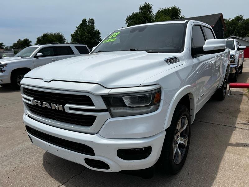 RAM 1500 Classic Laramie 4x2 Crew Cab 5'7" Box 2022