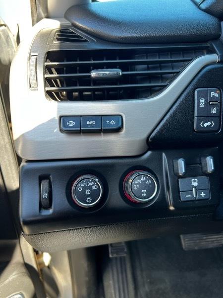 GMC Yukon Denali 4WD 2015