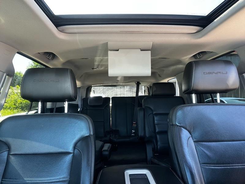 GMC Yukon Denali 4WD 2015