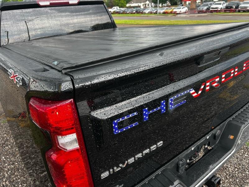 Chevrolet Silverado 1500 Crew Cab Crew Cab 143.5" WB 4WD LS 2021